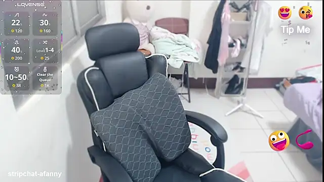 aFanny online show from April 23, 1:35 pm