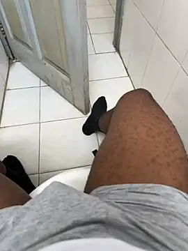 Snapshot of Black-mamba-madingo chatting on November 25, 11:10 am Black-mamba-madingo online show from November 25, 11:10 am