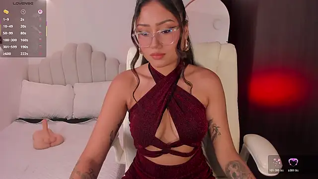 AmberLewis  online show from March 4, 10:38 pm