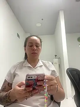 Snapshot of nurse_desi_sexlove chatting on March 5, 4:45 am nurse desi sexlove online show from March 5, 4:45 am