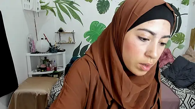 chaymae nah  online show from December 2, 5:13 am