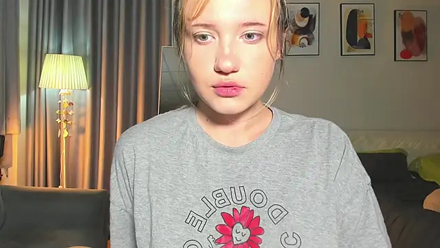 HanahCute online show from February 25, 11:00 pm