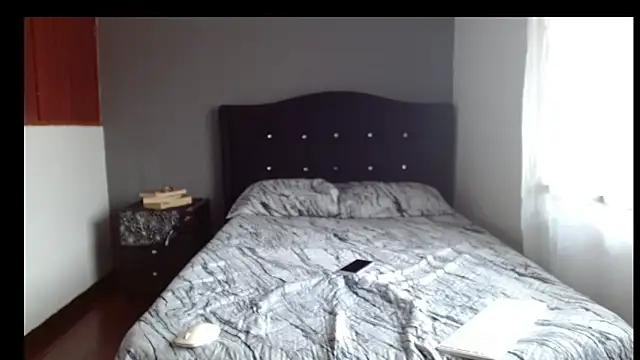 Emilia 1995 online show from April 21, 1:06 pm