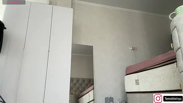 diffgirls2 online show from September 13, 9:09 am