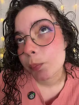 Snapshot of Antoniart_ chatting on October 28, 1:53 am Antoniart online show from October 28, 1:53 am