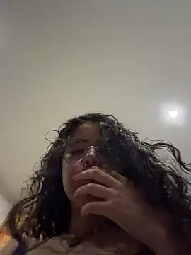 Snapshot of Antoniart_ chatting on May 14, 2:29 am Antoniart online show from May 14, 2:29 am