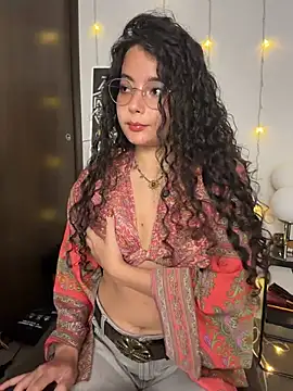 Snapshot of Antoniart_ chatting on June 5, 2:29 am Antoniart online show from June 5, 2:29 am