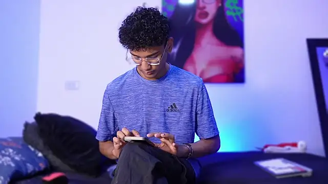 harrytwink18 online show from December 30, 1:25 pm