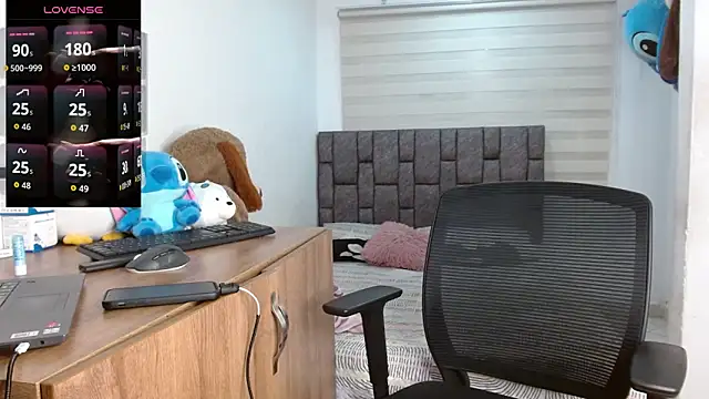 harrytwink18 online show from September 18, 3:47 pm