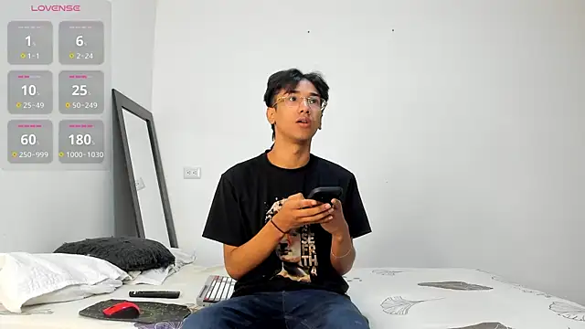 harrytwink18 online show from December 19, 1:29 pm