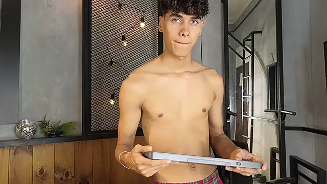 andrewortix online show from March 10, 4:28 am