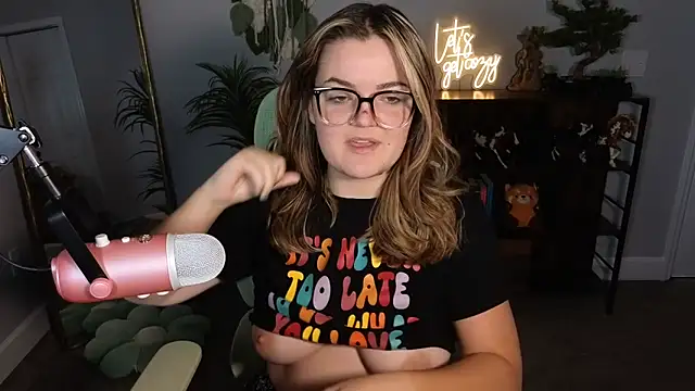 rodeobrii online show from October 14, 1:50 am