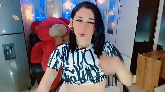 Snapshot of AngelicaDark chatting on November 25, 5:46 pm AngelicaDark online show from November 25, 5:46 pm