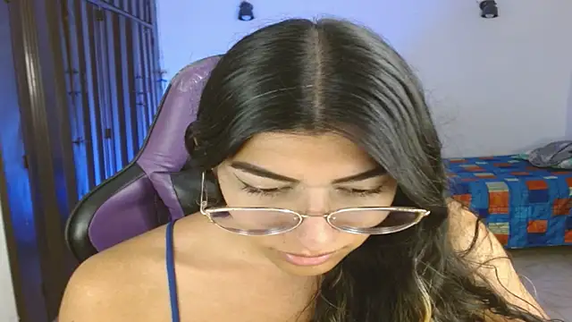 engielphoenis14 online show from November 7, 9:15 pm