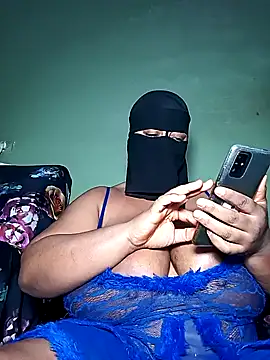 Snapshot of Loly_mor chatting on January 11, 2:15 pm Loly mor online show from January 11, 2:15 pm