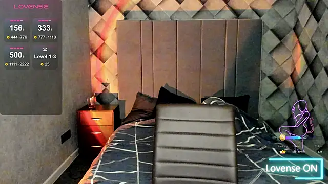 Snapshot of Emily_Gin chatting on June 12, 10:14 am Emily Gin online show from June 12, 10:14 am