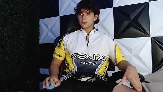 Dani cumboy online show from December 6, 6:26 am