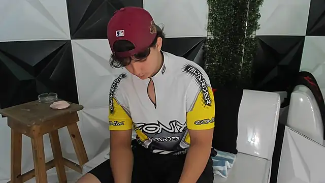 Dani cumboy online show from November 18, 2:54 pm