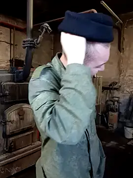 Snapshot of MityaXLoves chatting on March 22, 7:25 am MityaXLoves online show from March 22, 7:25 am