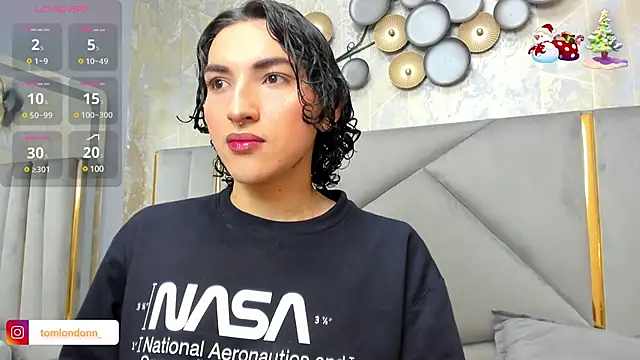 TomLondon  online show from January 30, 11:44 am