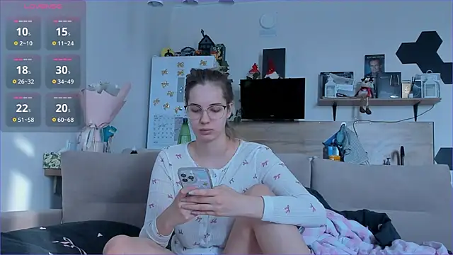 Girl alone home online show from March 27, 3:56 am