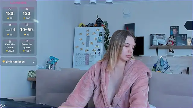 Girl alone home online show from April 2, 4:10 am