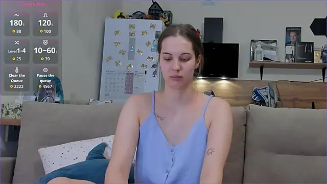 Girl alone home online show from April 8, 3:12 pm