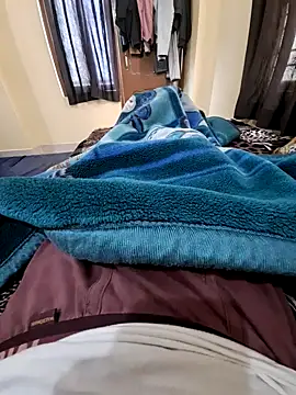 villagb12 online show from December 28, 4:30 am