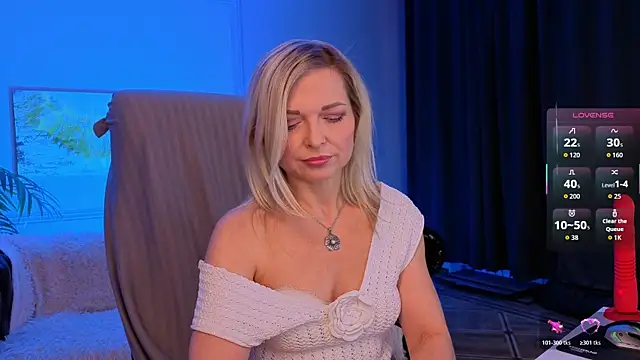 Gloria Lovely online show from July 16, 11:38 am