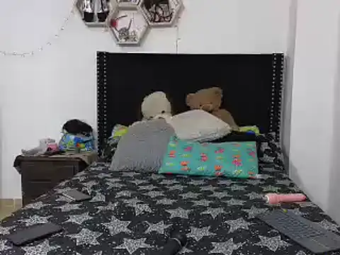 charlotte 077 online show from February 4, 7:07 am