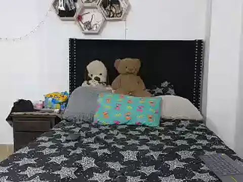 charlotte 077 online show from February 12, 7:02 am