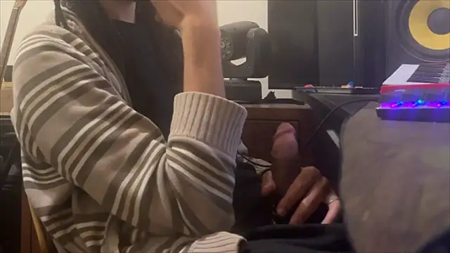 hotcamboy420 online show from November 7, 3:39 am