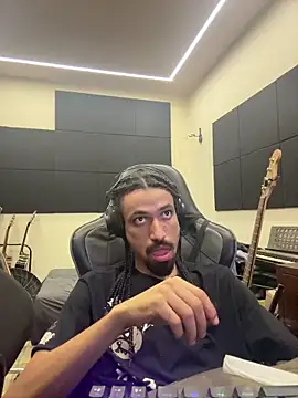 hotcamboy420 online show from January 14, 4:07 am