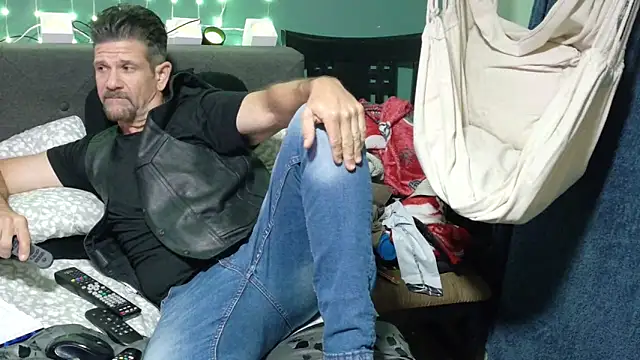 Snapshot of allenspuninfla chatting on February 27, 11:15 pm allenspuninfla online show from February 27, 11:15 pm