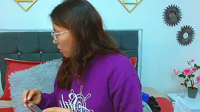 karlamorris  online show from February 20, 1:51 pm