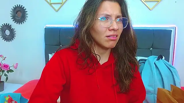 karlamorris  online show from March 11, 2:18 pm