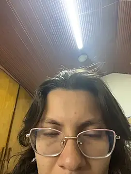 karlamorris  online show from March 18, 1:25 pm