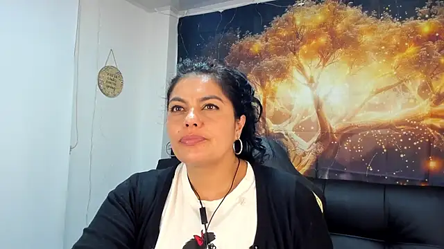 Snapshot of Lust_Mom41 chatting on December 2, 4:09 pm Lust Mom41 online show from December 2, 4:09 pm