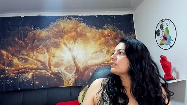 Snapshot of Lust_Mom41 chatting on December 5, 3:17 pm Lust Mom41 online show from December 5, 3:17 pm