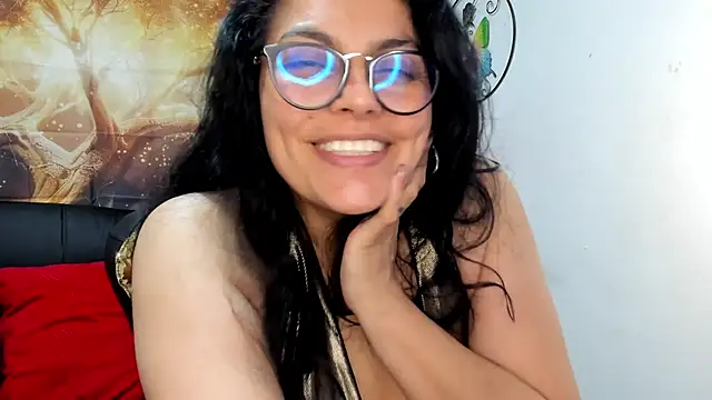 Snapshot of Lust_Mom41 chatting on December 5, 6:22 pm Lust Mom41 online show from December 5, 6:22 pm