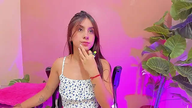 Snapshot of AlanaJones1 chatting on March 11, 3:59 am AlanaJones1 online show from March 11, 3:59 am