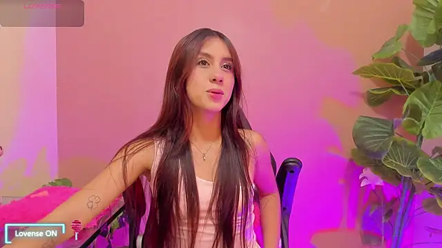 Snapshot of AlanaJones1 chatting on March 13, 3:54 am AlanaJones1 online show from March 13, 3:54 am