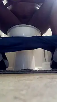 Snapshot of freakniknutty chatting on December 19, 4:45 am freakniknutty online show from December 19, 4:45 am