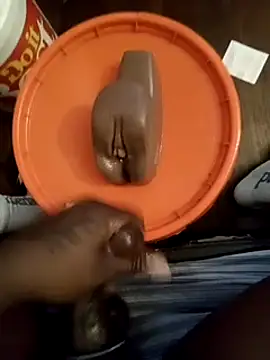 Snapshot of freakniknutty chatting on December 28, 7:33 am freakniknutty online show from December 28, 7:33 am