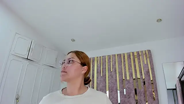 Snapshot of LeahxBarker chatting on January 23, 11:05 pm LeahxBarker online show from January 23, 11:05 pm