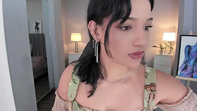 renee shelby  online show from December 4, 9:24 pm