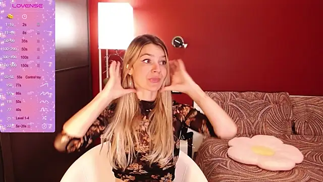 sexy blondegirl online show from December 17, 3:39 pm