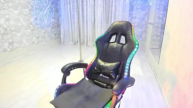 JessicaFamee online show from October 7, 9:34 pm