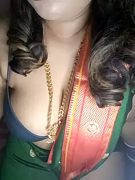 Snapshot of Leo_shreya_888 chatting on December 21, 4:03 pm Leo shreya 888 online show from December 21, 4:03 pm