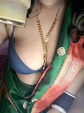 Snapshot of Leo_shreya_888 chatting on December 21, 7:27 pm Leo shreya 888 online show from December 21, 7:27 pm